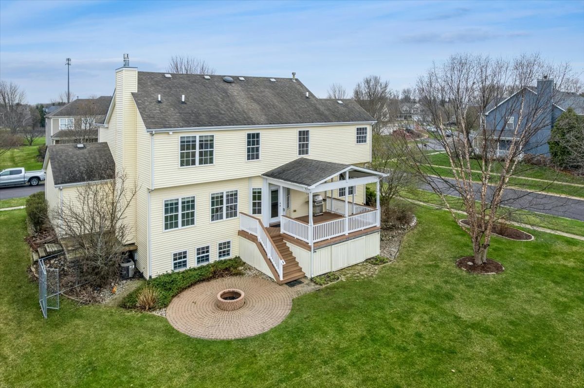 39W126 Revere House Lane, Geneva, IL 60134