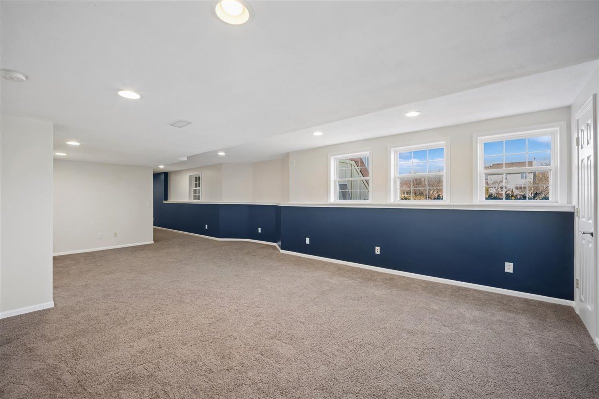 39W126 Revere House Lane, Geneva, IL 60134