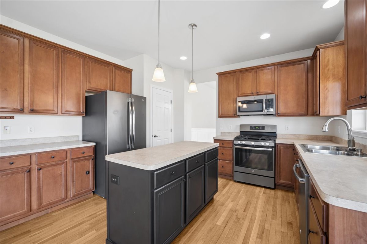 39W126 Revere House Lane, Geneva, IL 60134