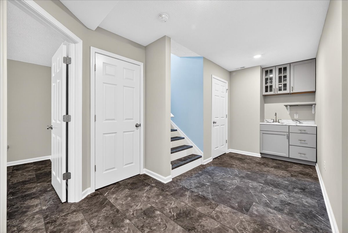 1307 Longford Lane, Bloomington, IL 61704