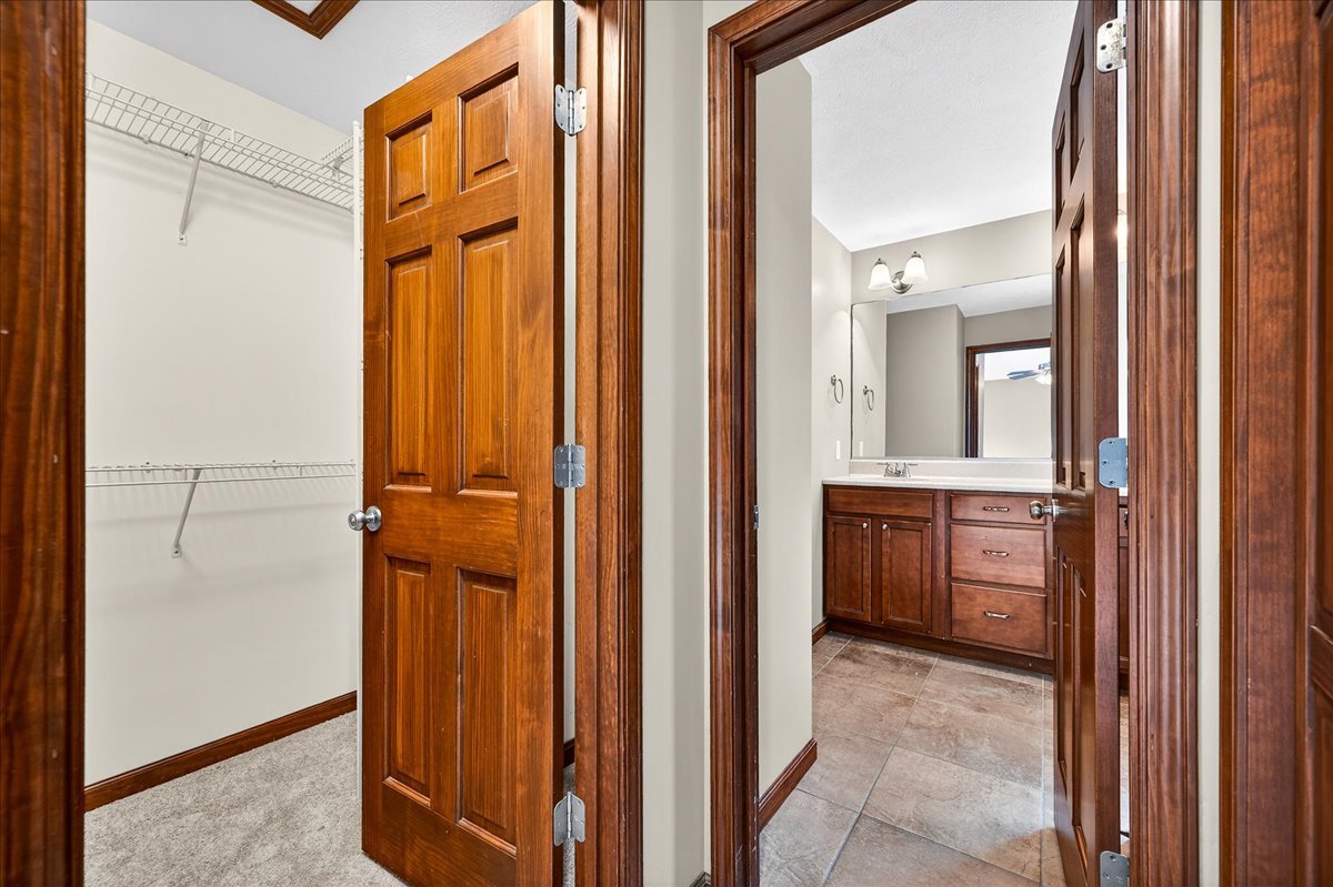 1307 Longford Lane, Bloomington, IL 61704