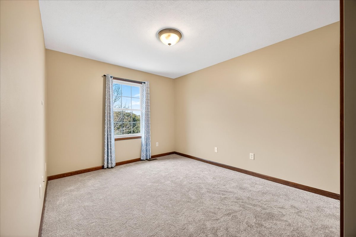 1307 Longford Lane, Bloomington, IL 61704