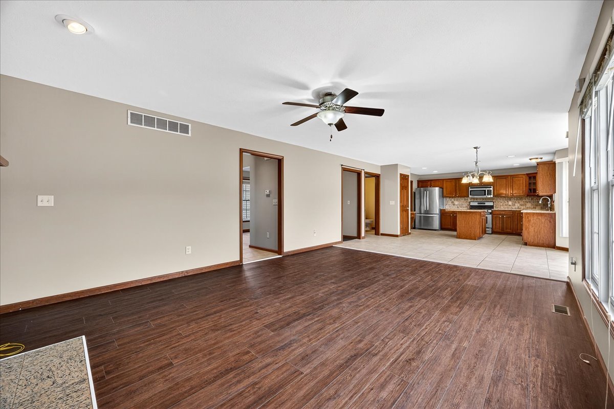 1307 Longford Lane, Bloomington, IL 61704