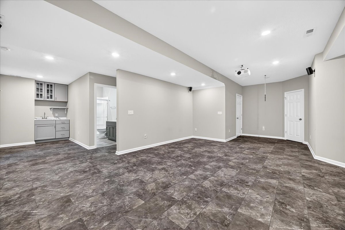 1307 Longford Lane, Bloomington, IL 61704