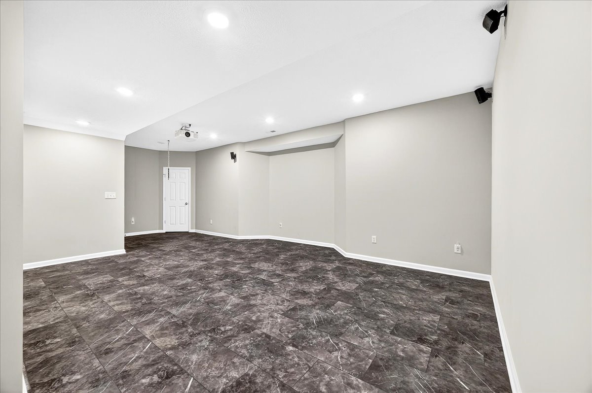 1307 Longford Lane, Bloomington, IL 61704