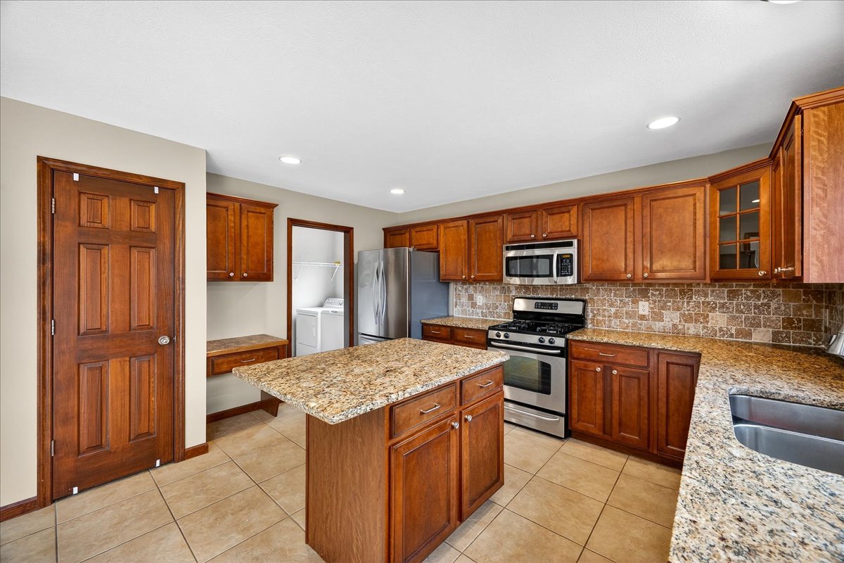 1307 Longford Lane, Bloomington, IL 61704