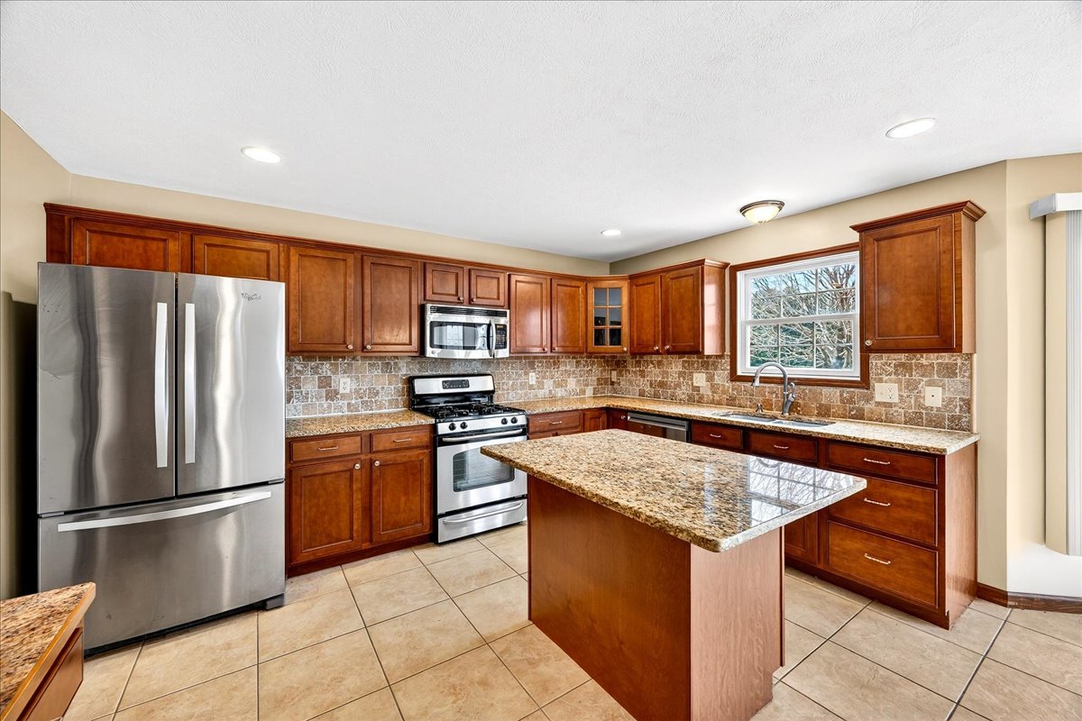 1307 Longford Lane, Bloomington, IL 61704