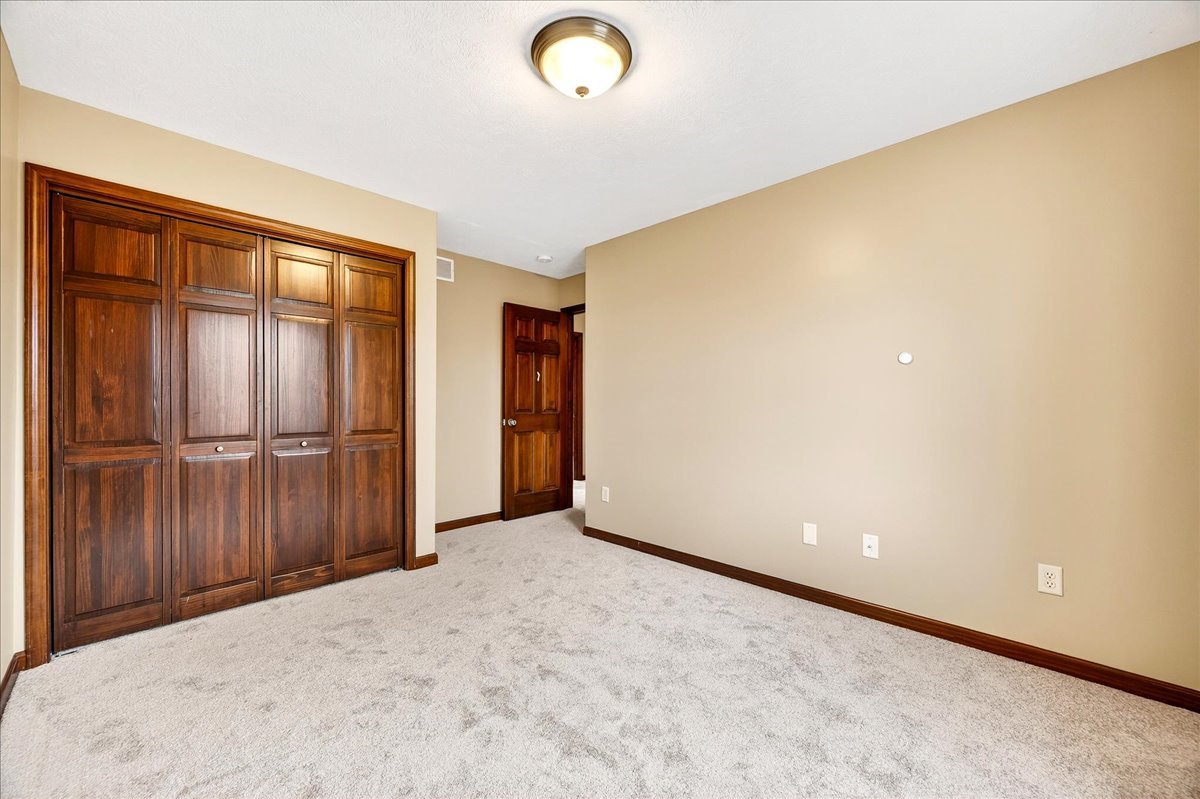 1307 Longford Lane, Bloomington, IL 61704