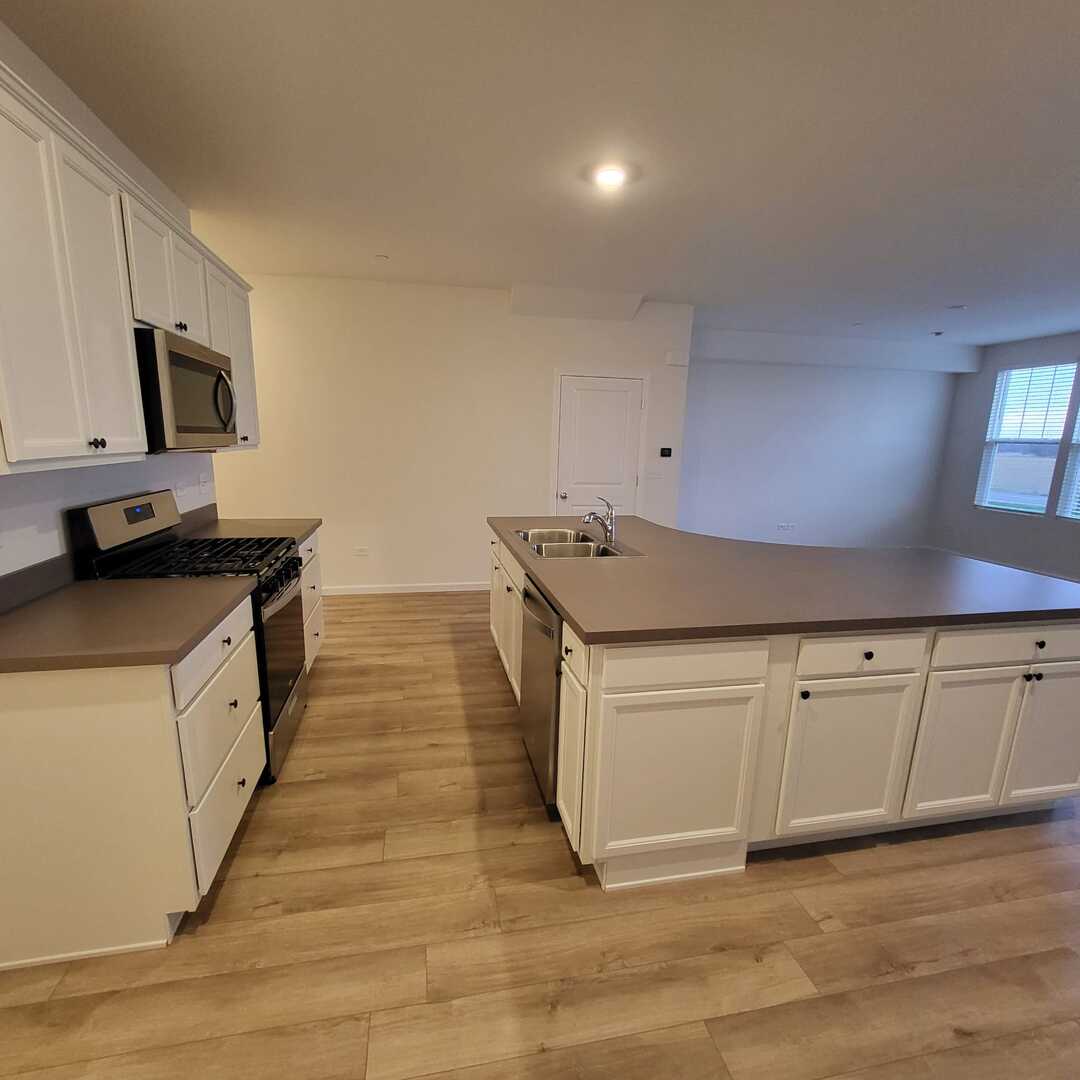 2227 Horseshoe Circle #2227, Naperville, IL 60564