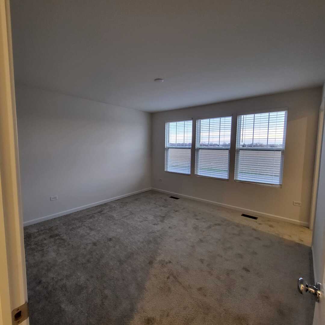 2227 Horseshoe Circle #2227, Naperville, IL 60564