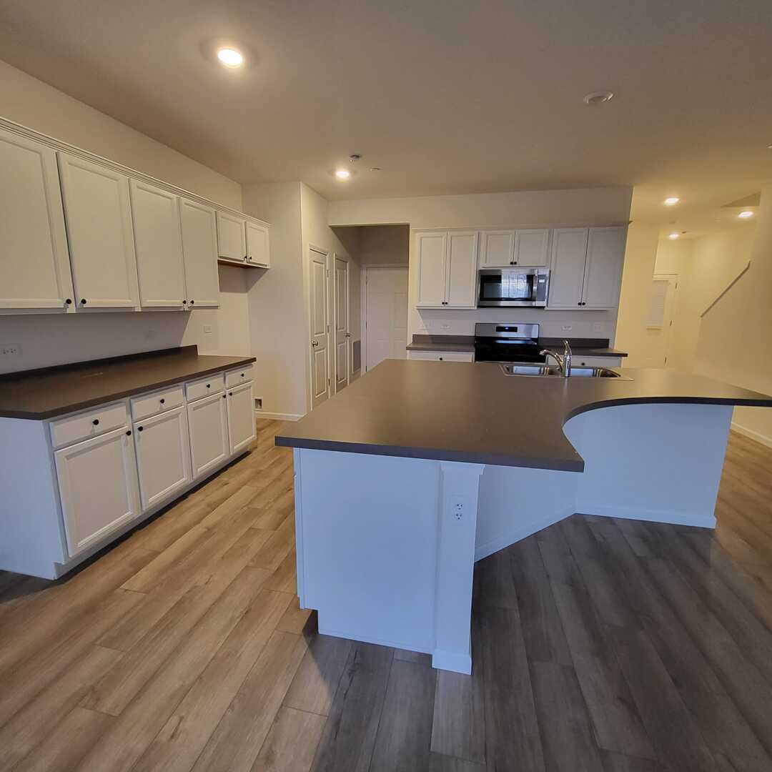 2227 Horseshoe Circle #2227, Naperville, IL 60564