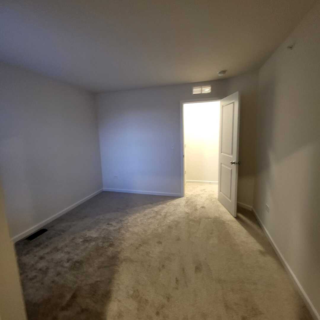 2227 Horseshoe Circle #2227, Naperville, IL 60564