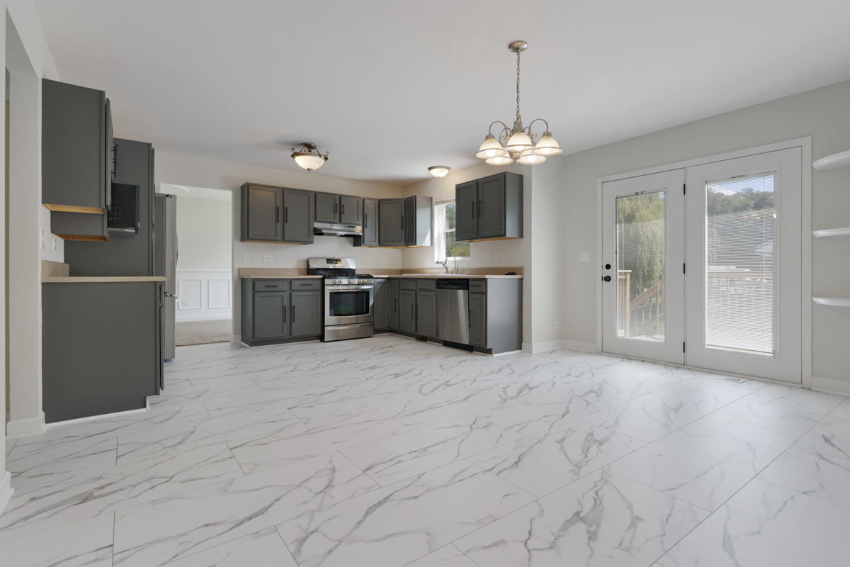 399 Fulton Street, South Elgin, IL 60177