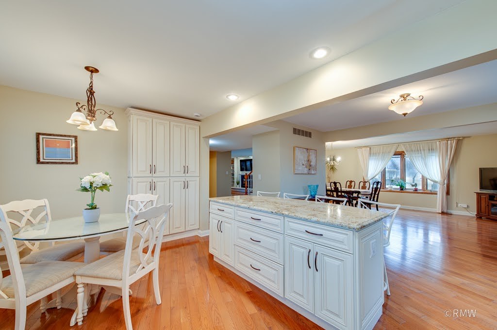 137 Haverhill Lane, Schaumburg, IL 60193