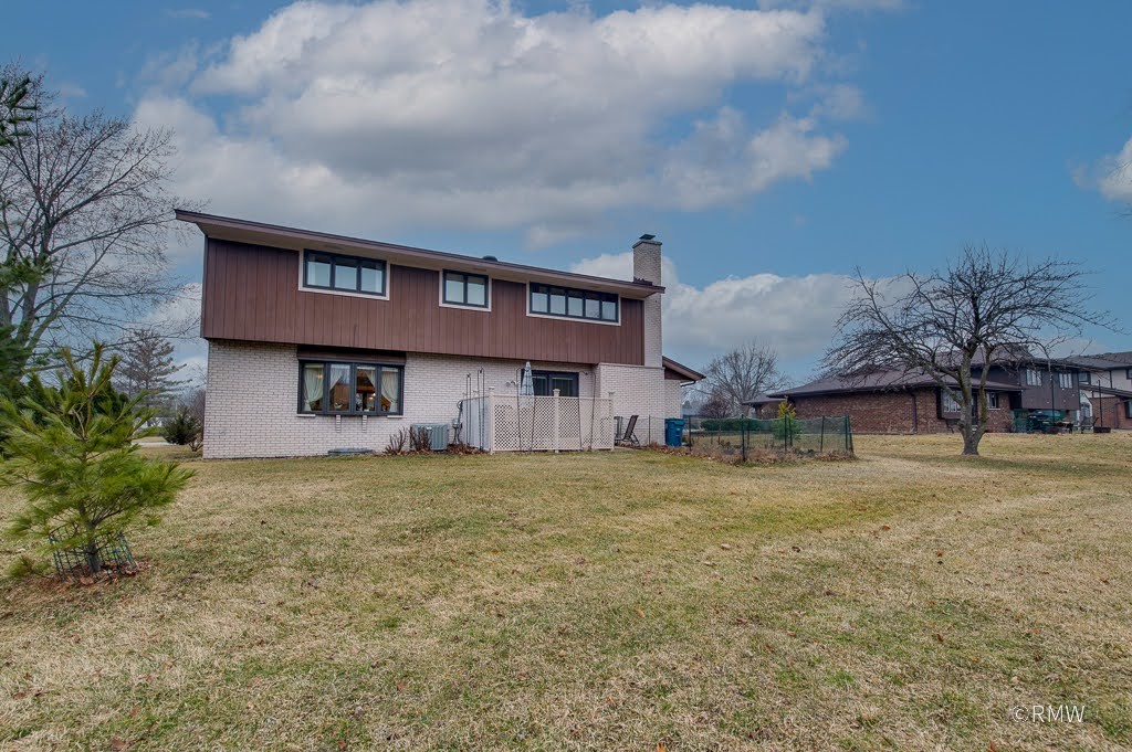 137 Haverhill Lane, Schaumburg, IL 60193