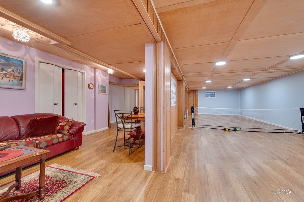 137 Haverhill Lane, Schaumburg, IL 60193