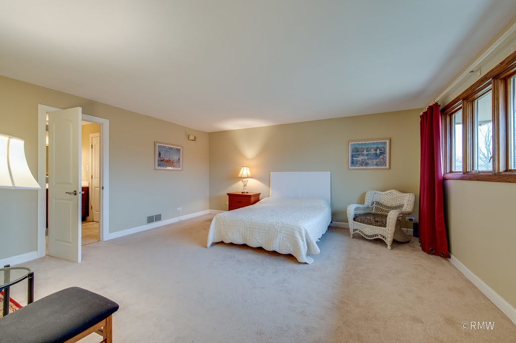 137 Haverhill Lane, Schaumburg, IL 60193