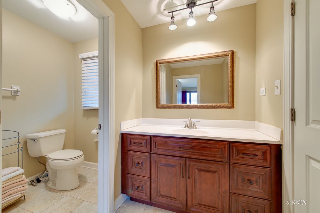 137 Haverhill Lane, Schaumburg, IL 60193