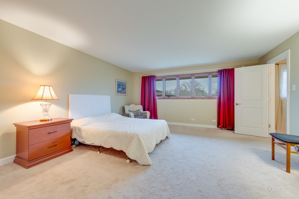 137 Haverhill Lane, Schaumburg, IL 60193