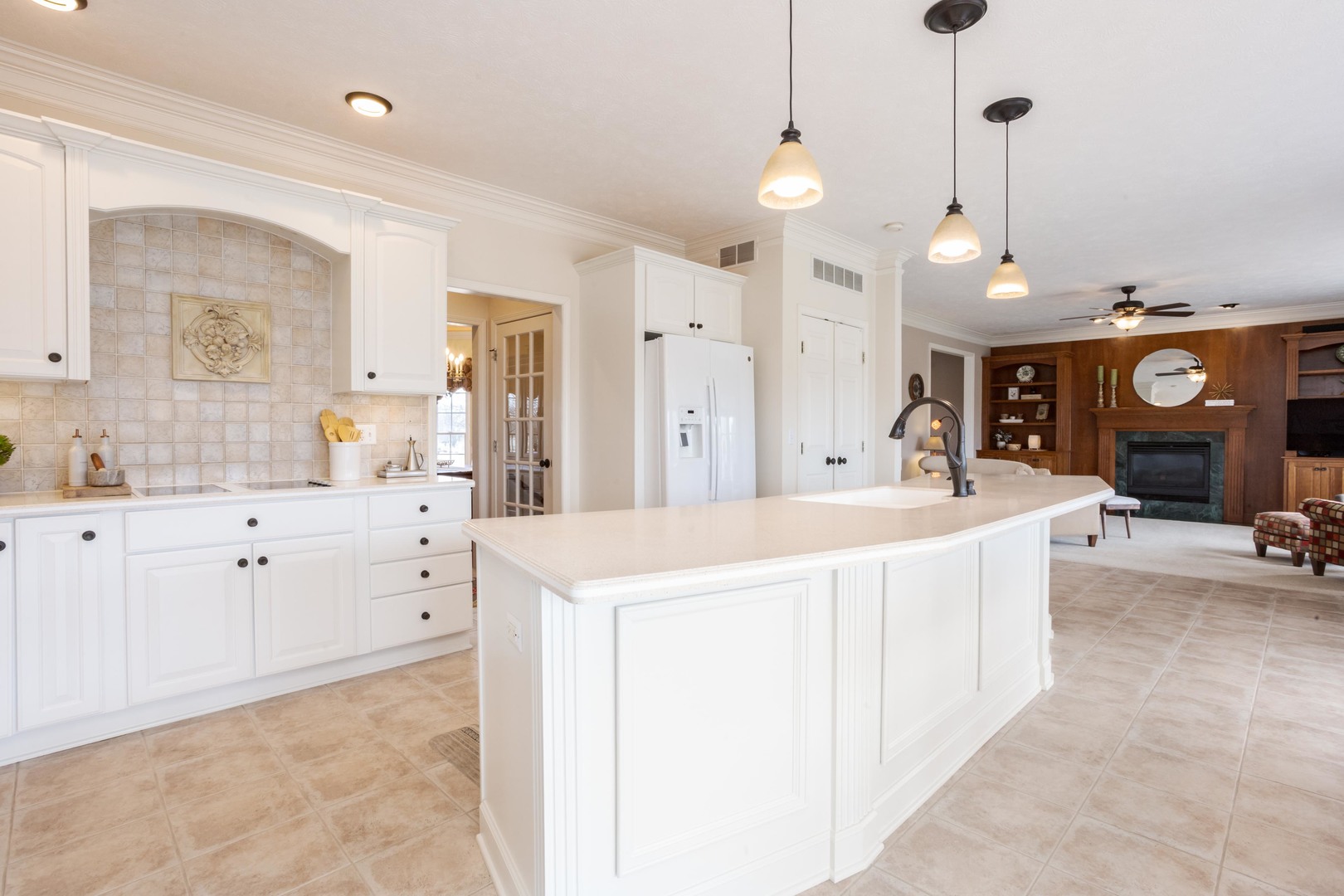 29 Cloverhill Circle, Bloomington, IL 61705