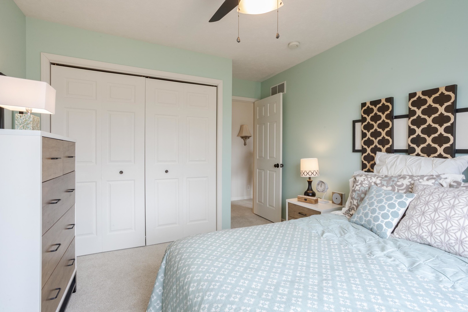 29 Cloverhill Circle, Bloomington, IL 61705