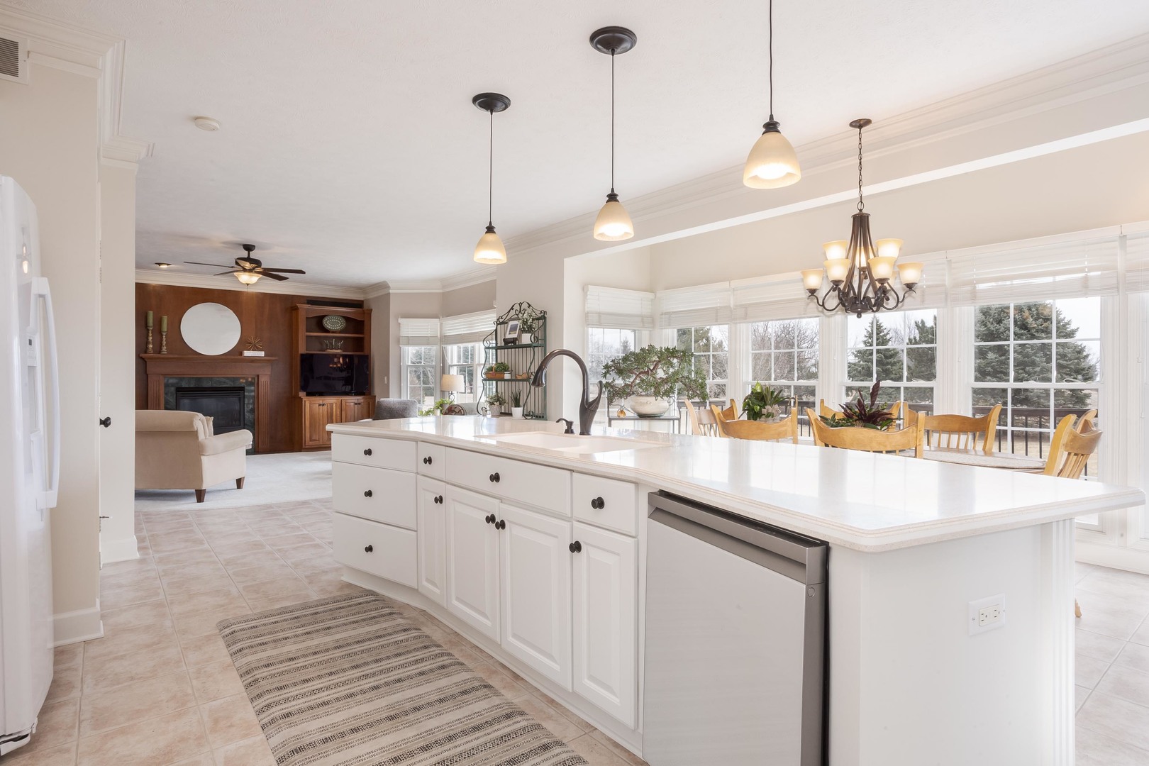 29 Cloverhill Circle, Bloomington, IL 61705