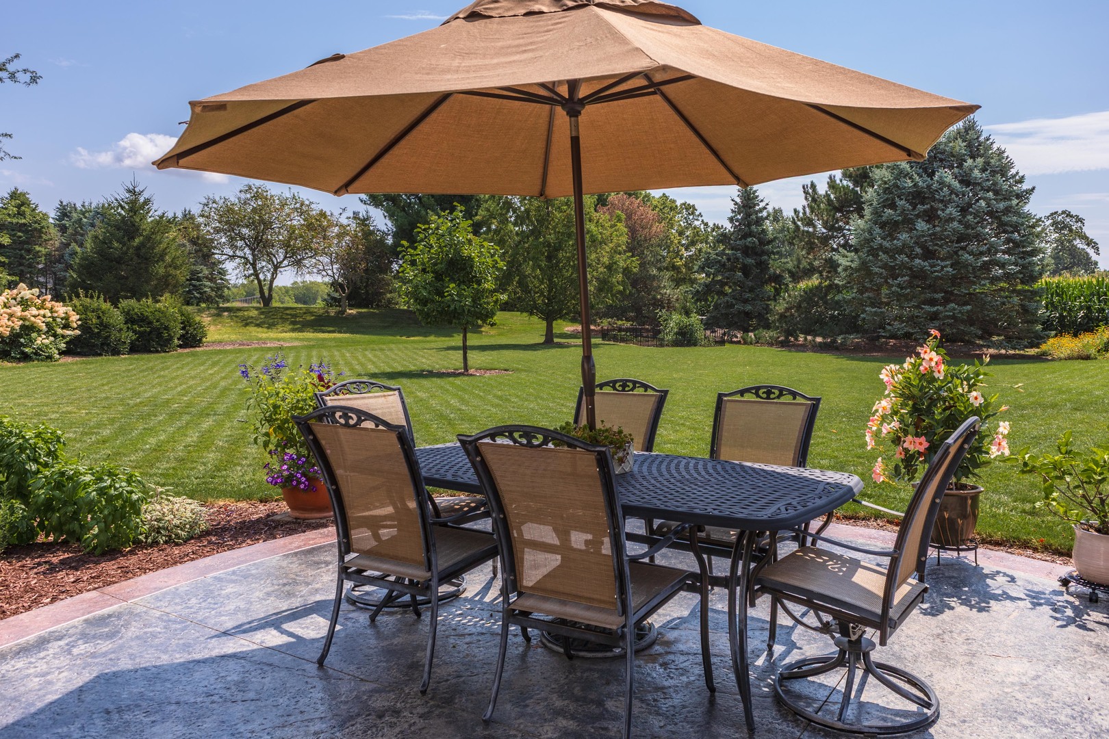 29 Cloverhill Circle, Bloomington, IL 61705