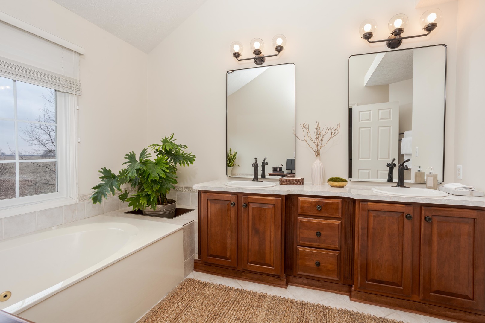 29 Cloverhill Circle, Bloomington, IL 61705