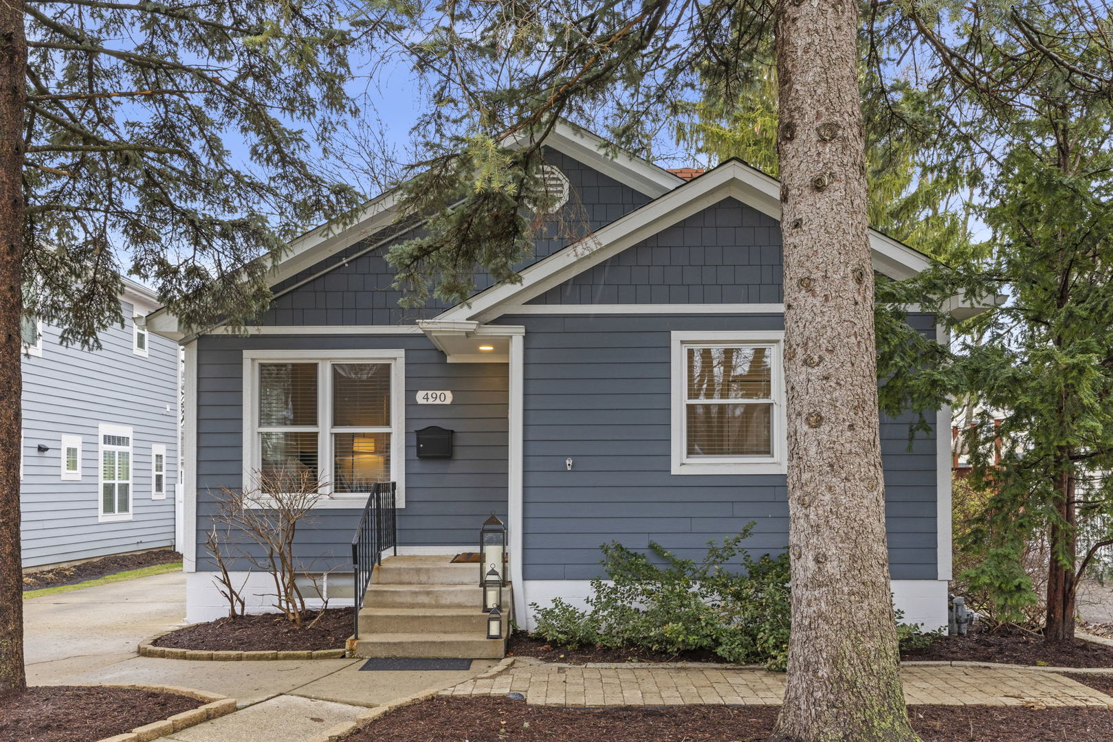 490 Carleton Avenue, Glen Ellyn, IL 60137