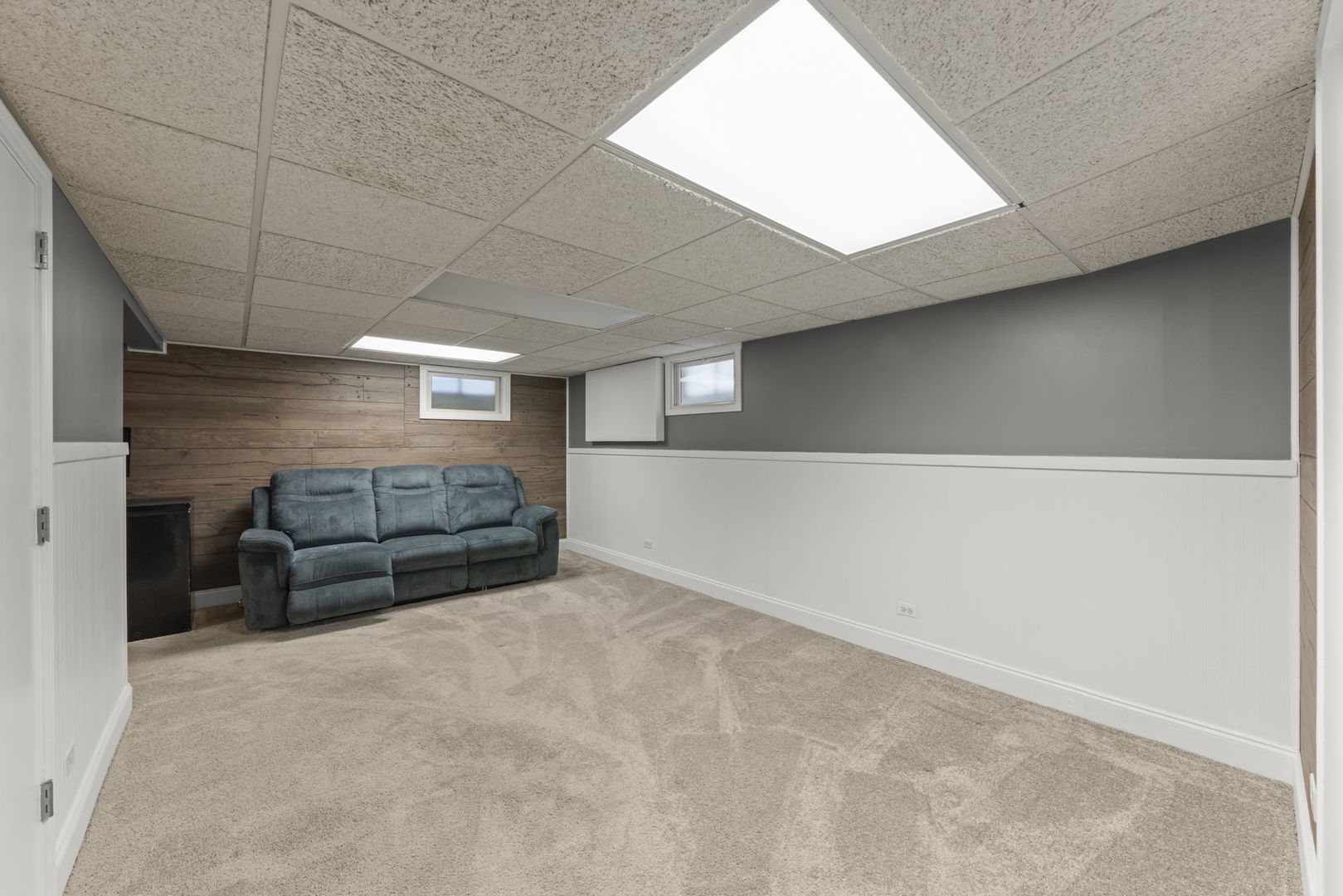 490 Carleton Avenue, Glen Ellyn, IL 60137