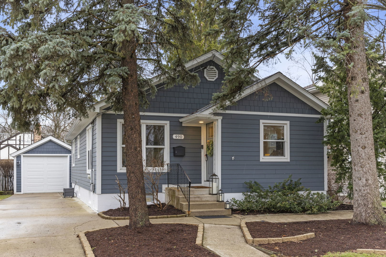 490 Carleton Avenue, Glen Ellyn, IL 60137