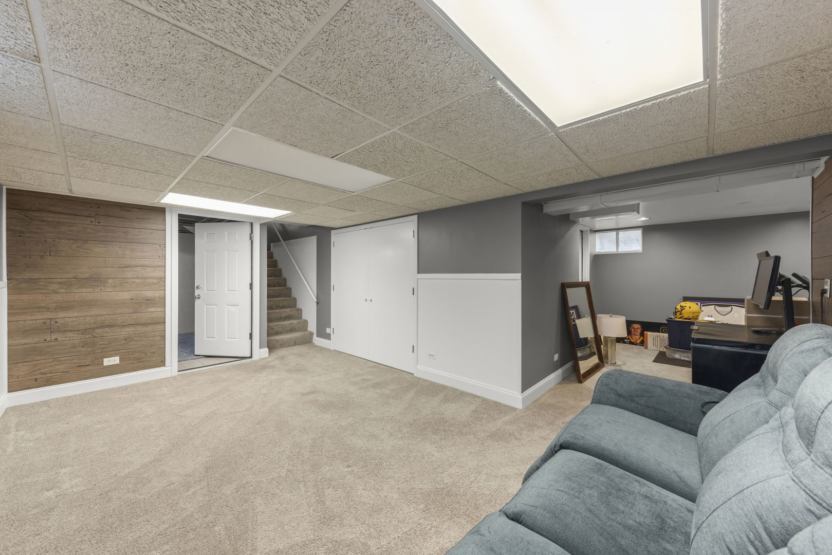 490 Carleton Avenue, Glen Ellyn, IL 60137