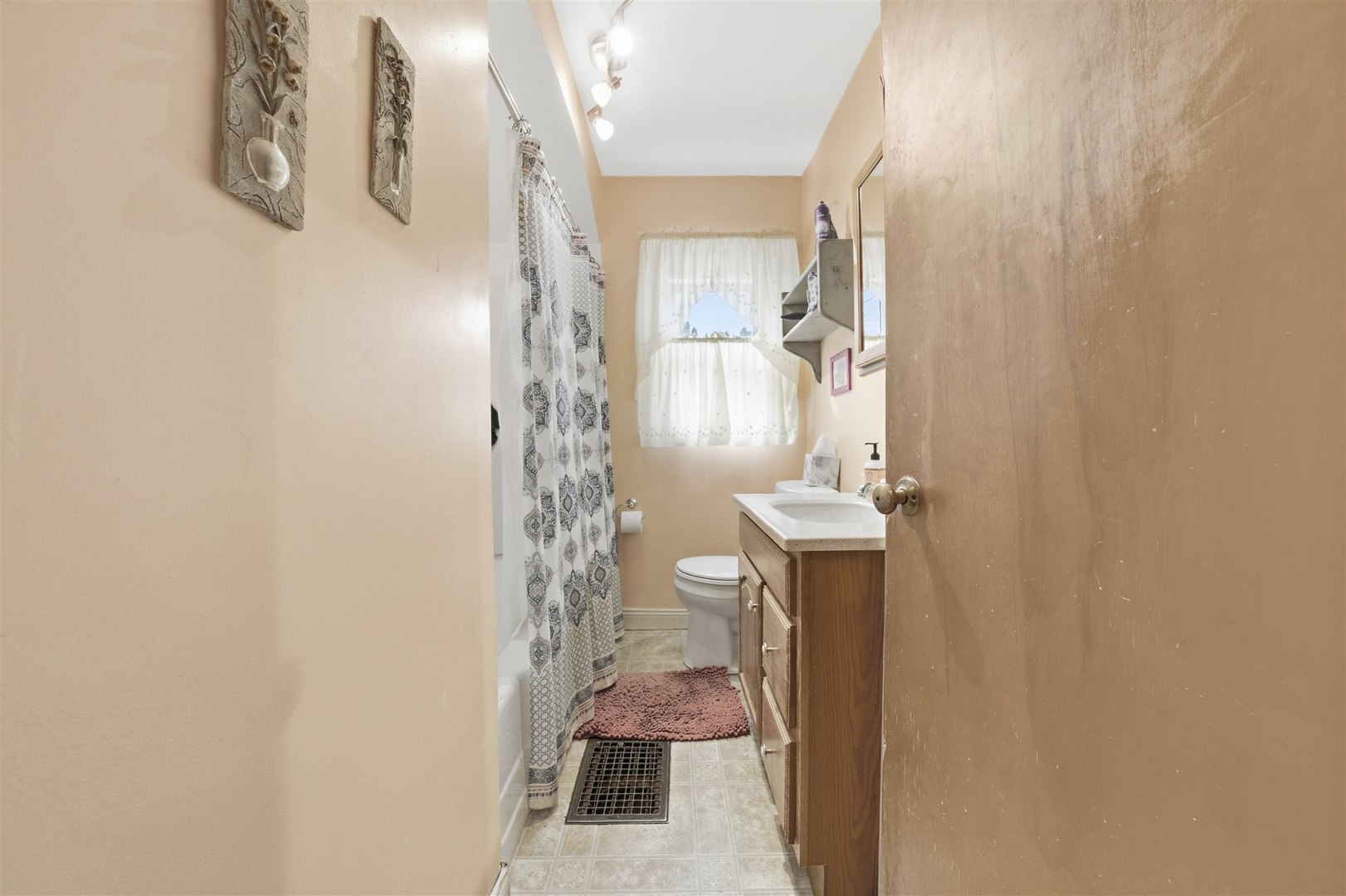 126 W Lowell Avenue, Pontiac, IL 61764