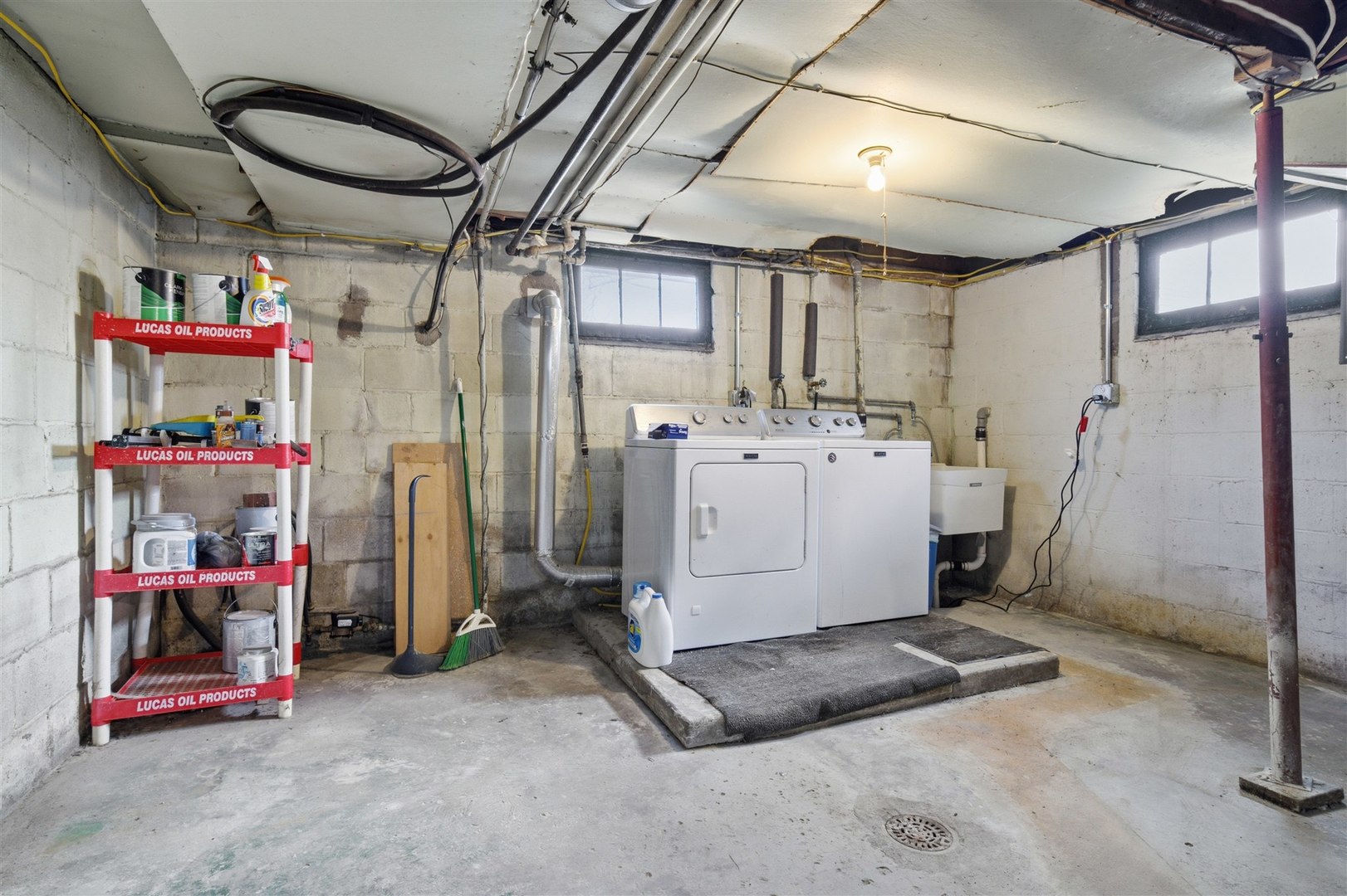 126 W Lowell Avenue, Pontiac, IL 61764