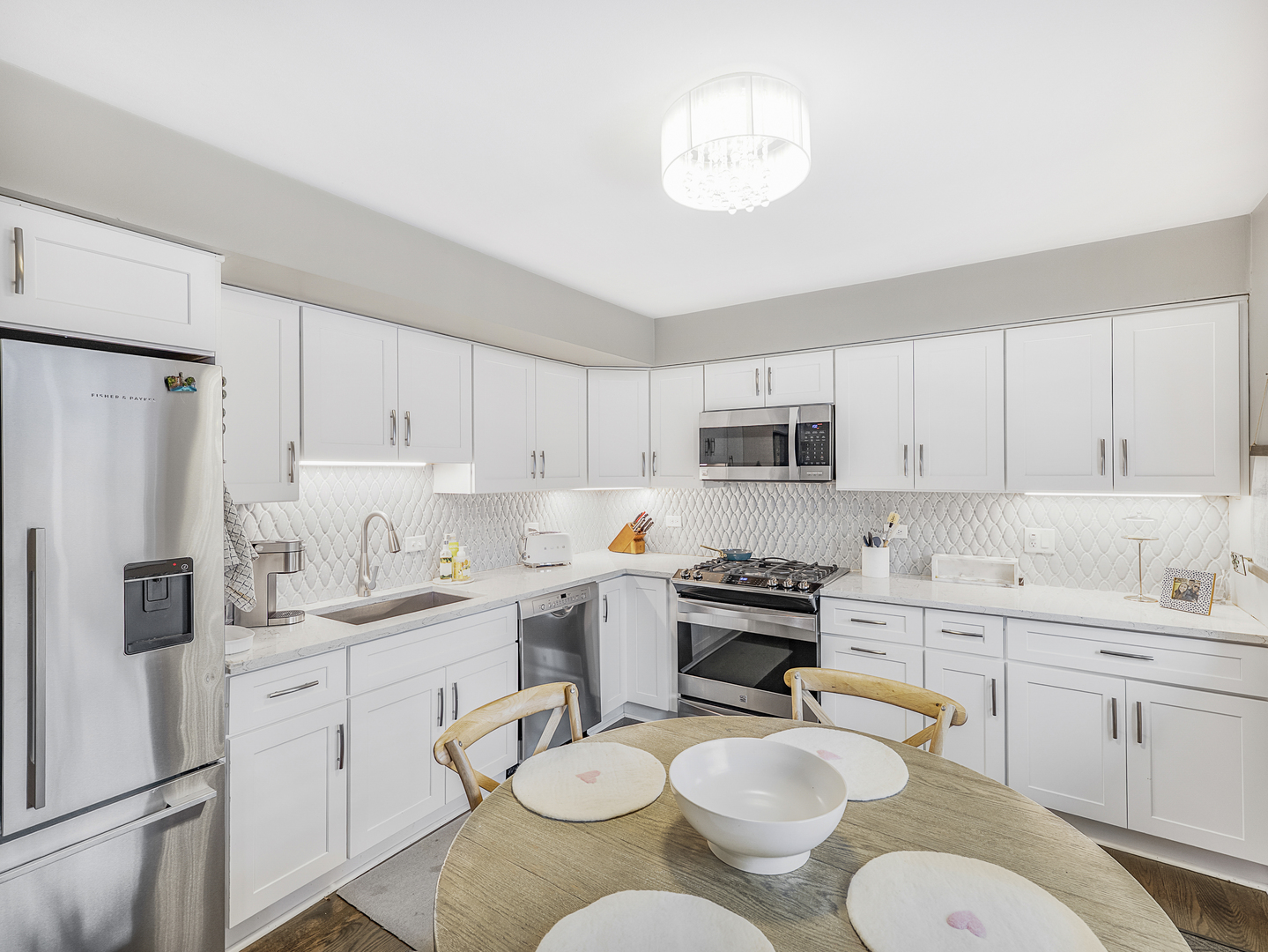 124 S Fairlane Avenue, Elmhurst, IL 60126