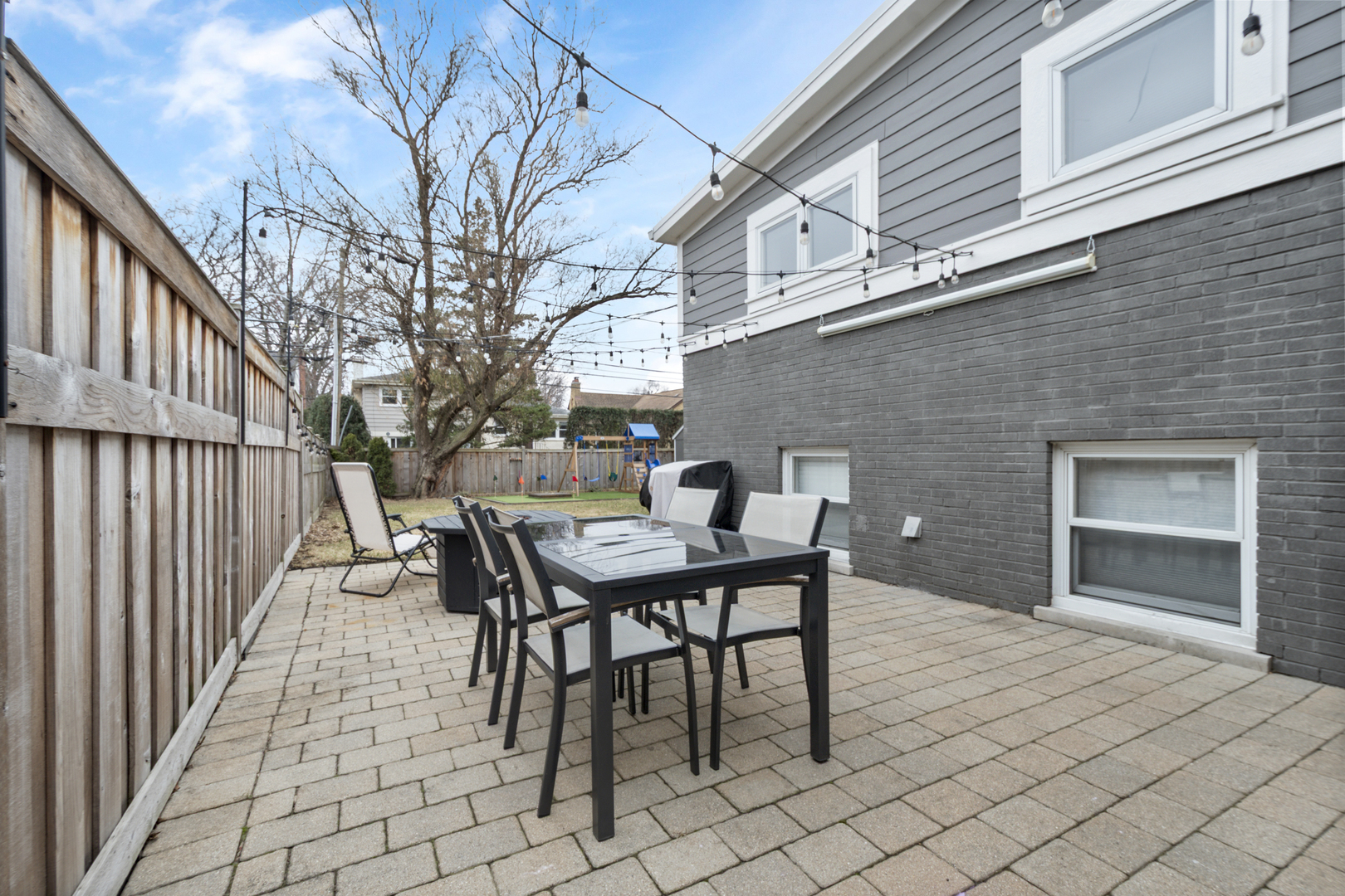 1915 GLENVIEW Avenue, Park Ridge, IL 60068