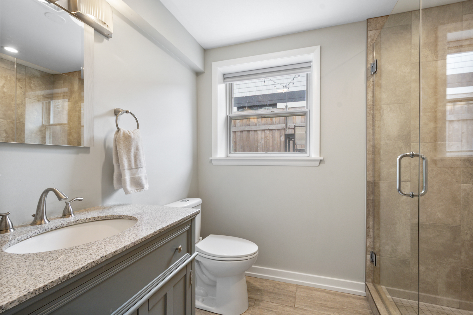 1915 GLENVIEW Avenue, Park Ridge, IL 60068