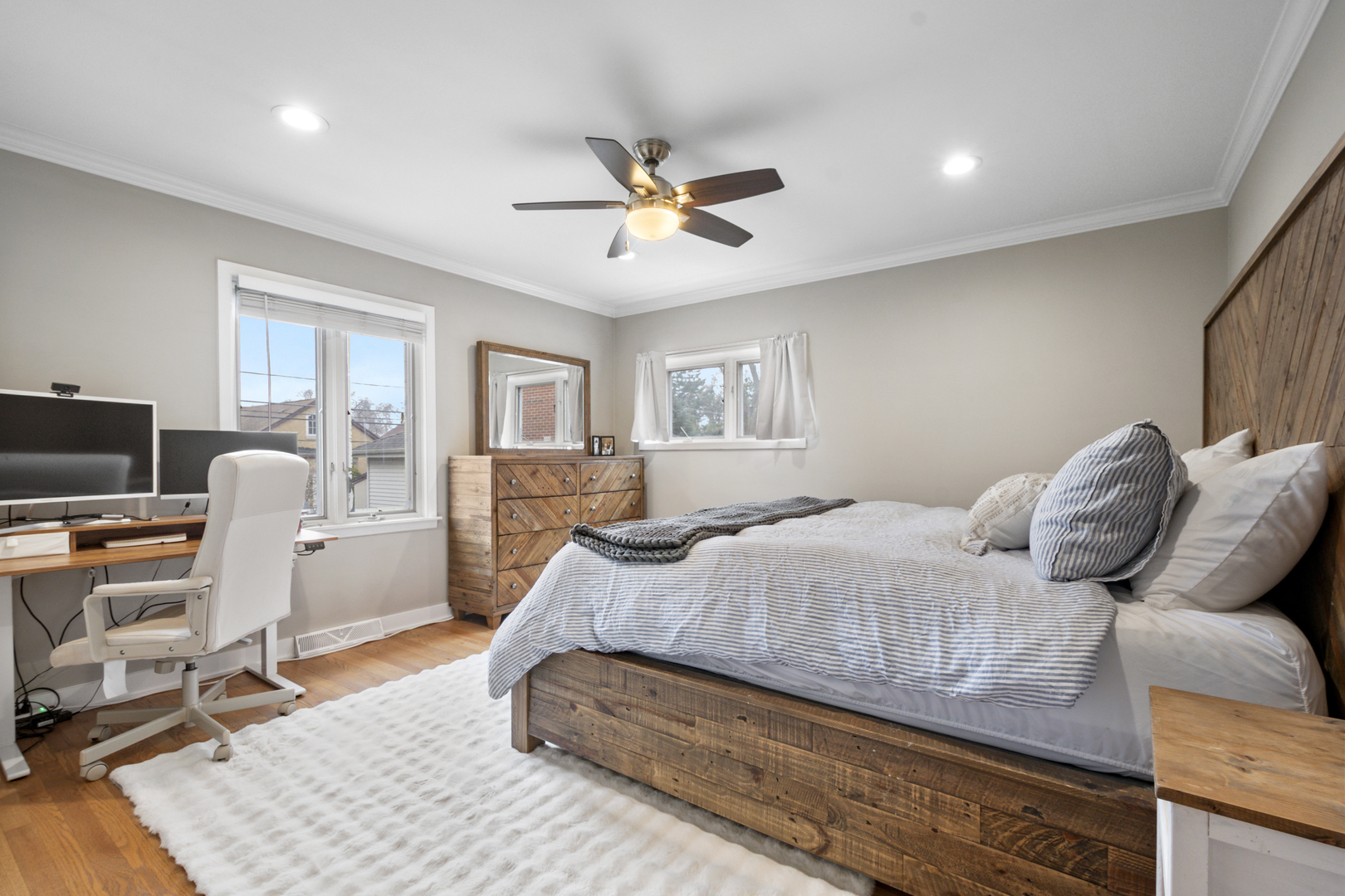 1915 GLENVIEW Avenue, Park Ridge, IL 60068