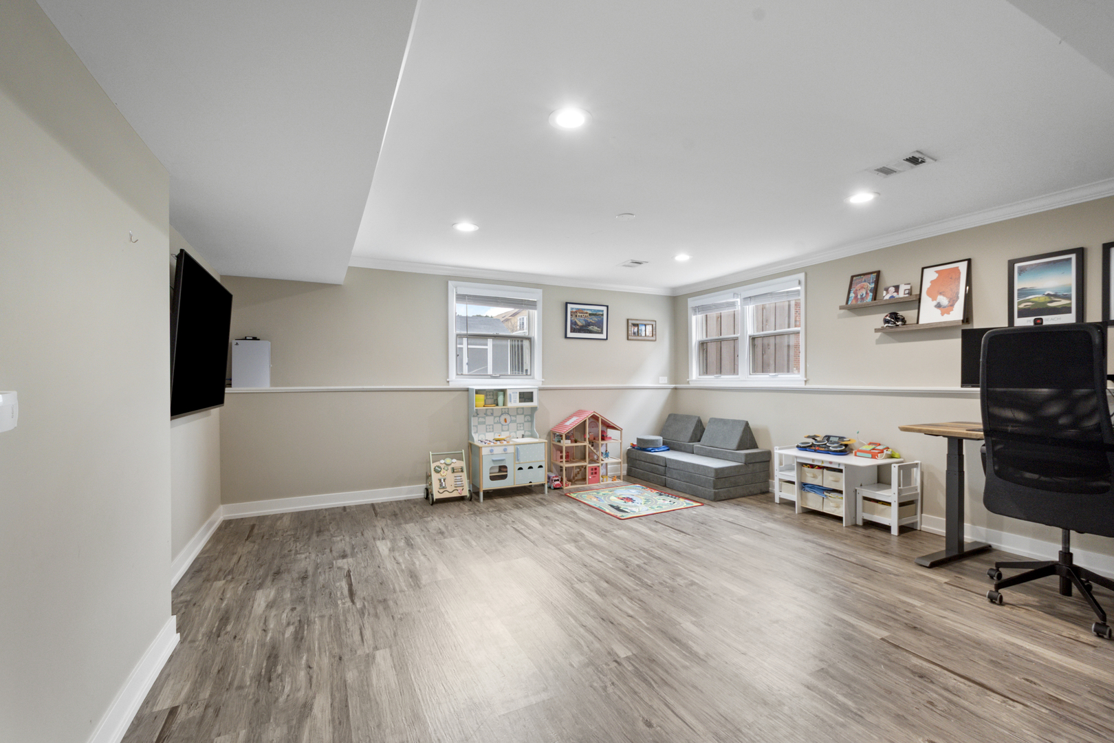 1915 GLENVIEW Avenue, Park Ridge, IL 60068