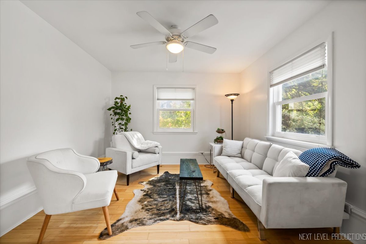 83 N Park Boulevard, Glen Ellyn, IL 60137