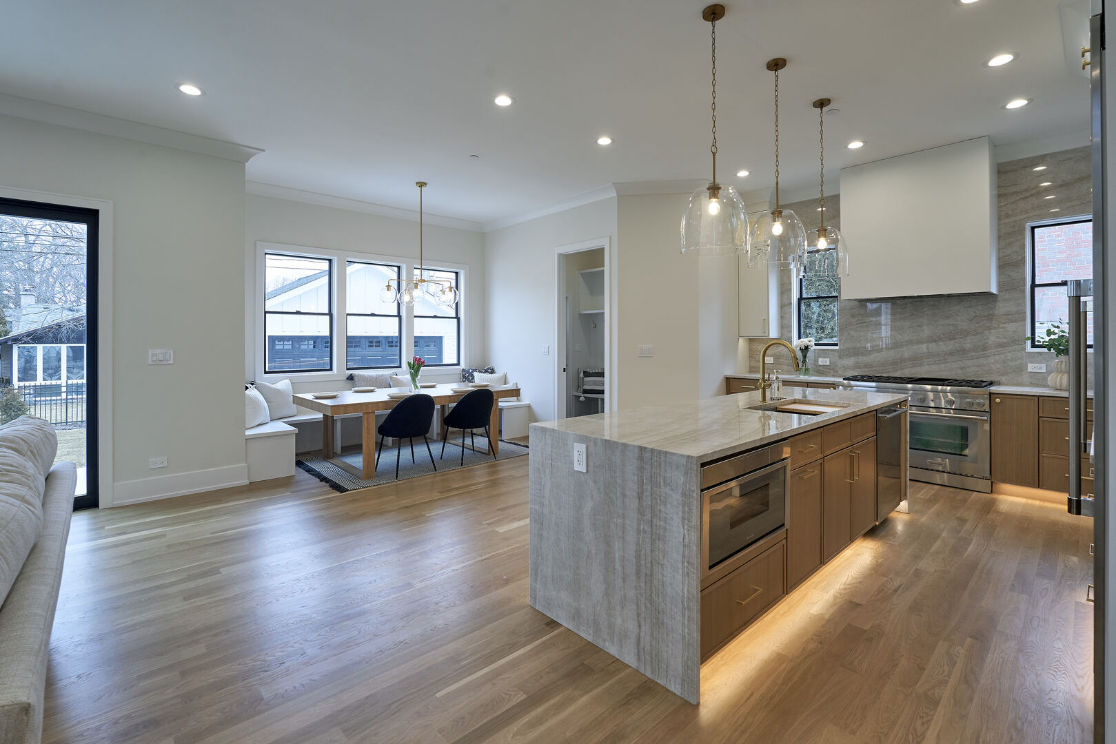 1414 S Prospect Avenue, Park Ridge, IL 60068