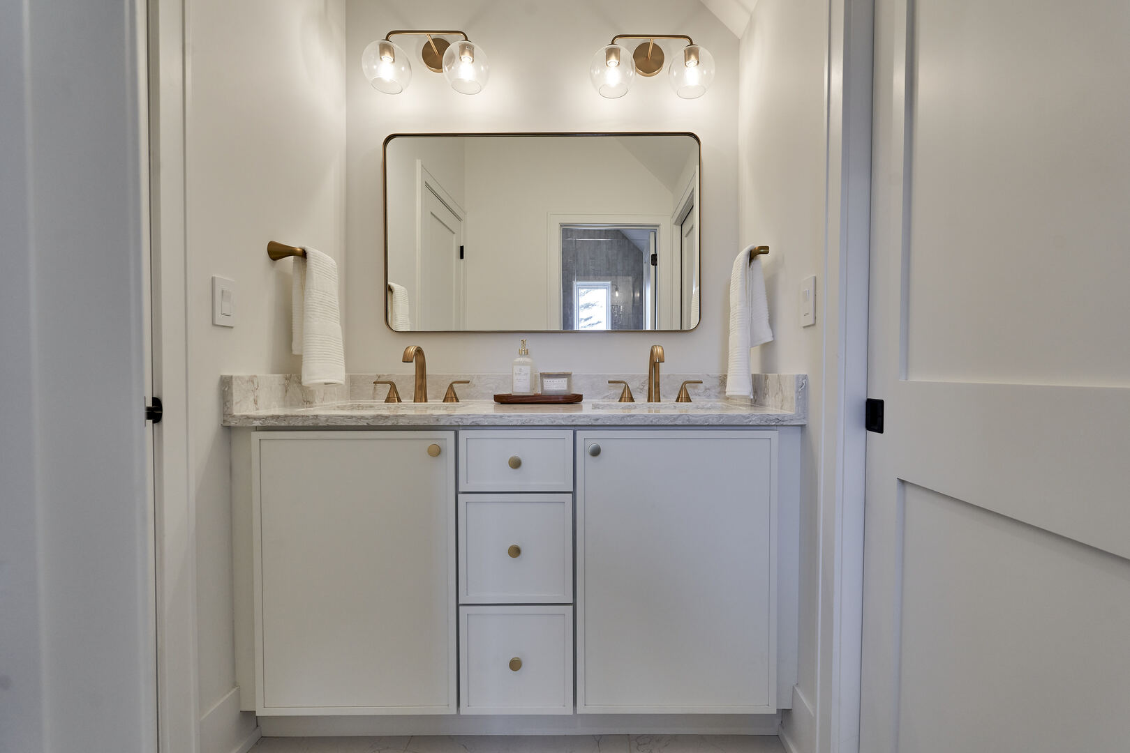 1414 S Prospect Avenue, Park Ridge, IL 60068