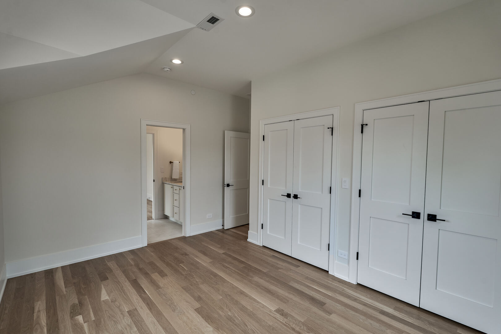 1414 S Prospect Avenue, Park Ridge, IL 60068