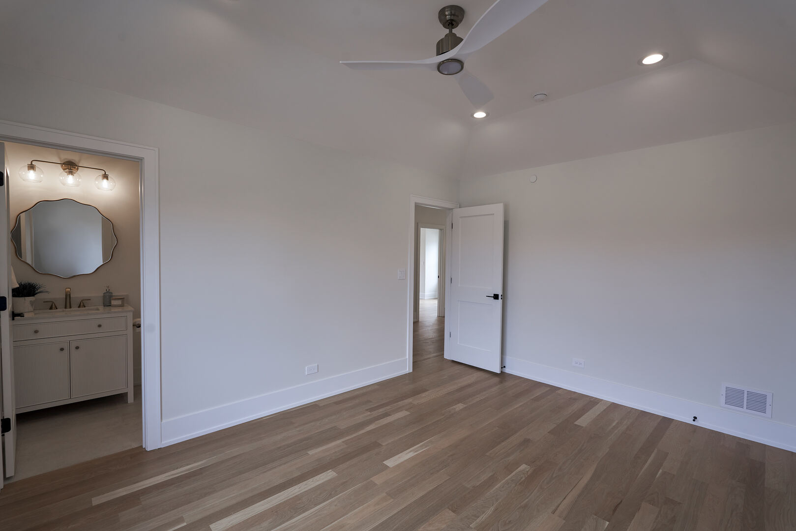 1414 S Prospect Avenue, Park Ridge, IL 60068