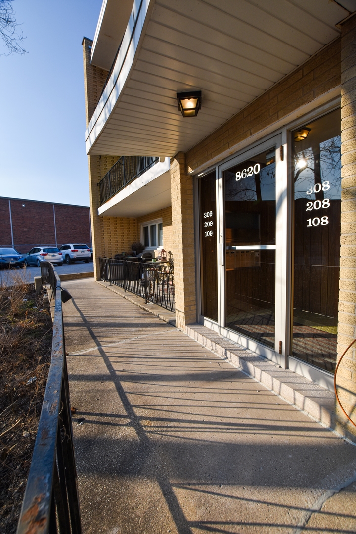 Hickory Hills, IL 60457