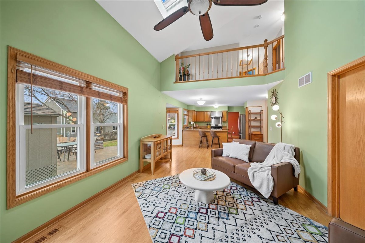 3195 Village Green Drive, Aurora, IL 60504