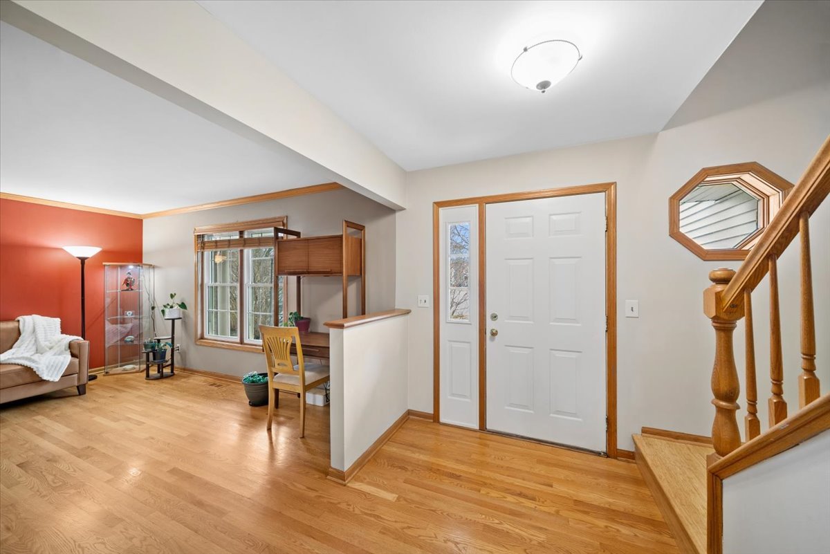 3195 Village Green Drive, Aurora, IL 60504