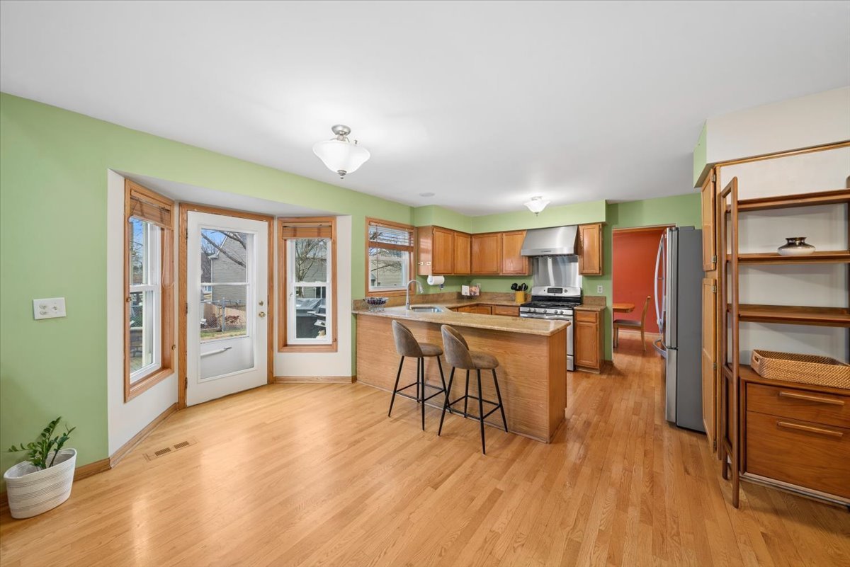 3195 Village Green Drive, Aurora, IL 60504