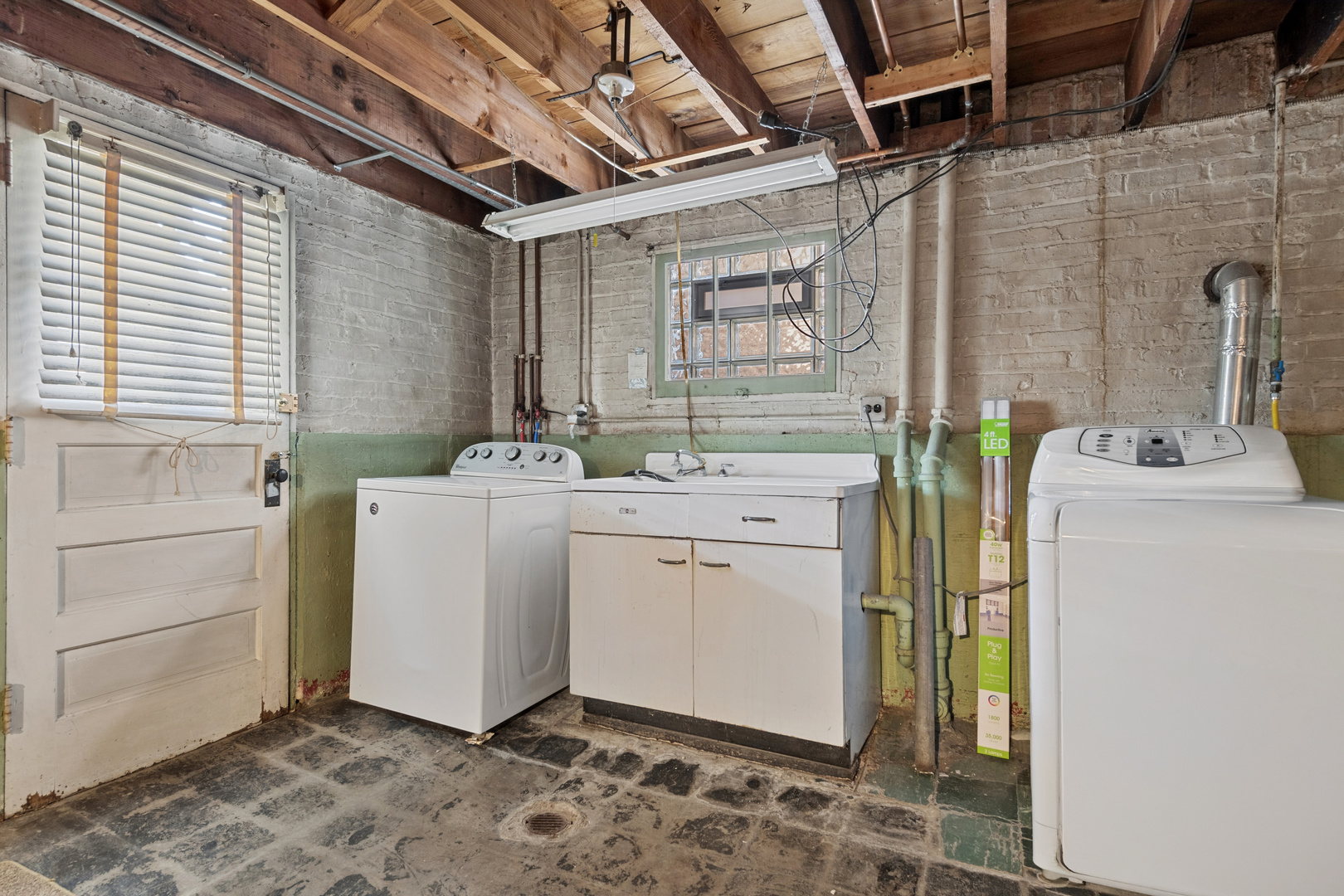 5331 N Neenah Avenue, Chicago, IL 60656