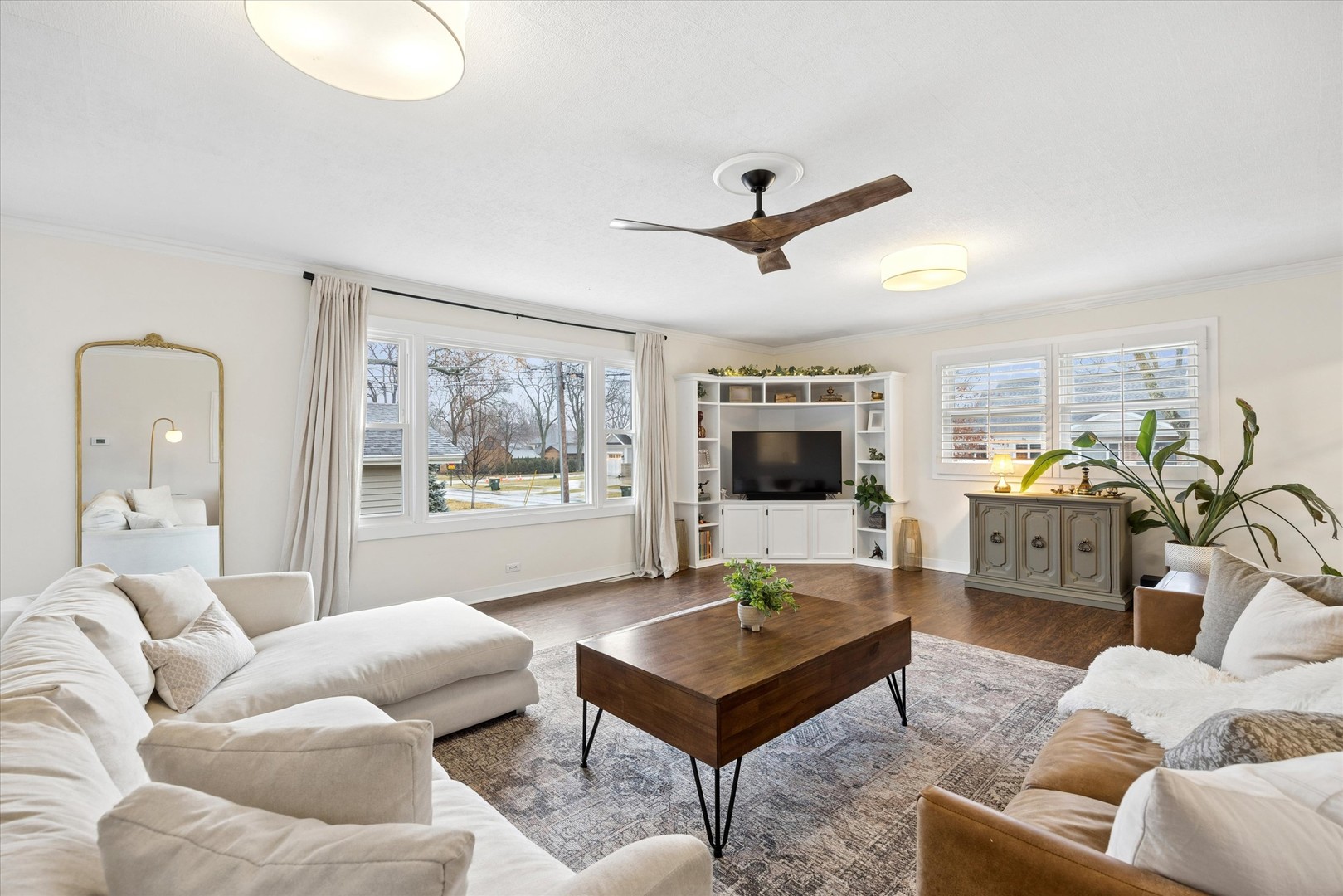 927 N Haddow Avenue, Arlington Heights, IL 60004